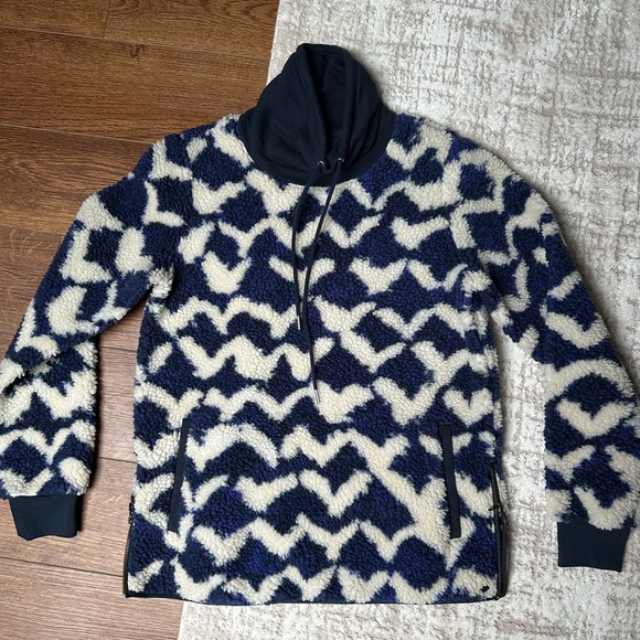 L.L. Bean Signature Patterned Sweater - Picture 1 of 3